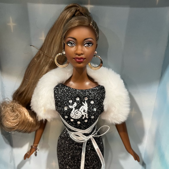 Zodiac Barbie Capricorn 2004 - Picture 6 of 6